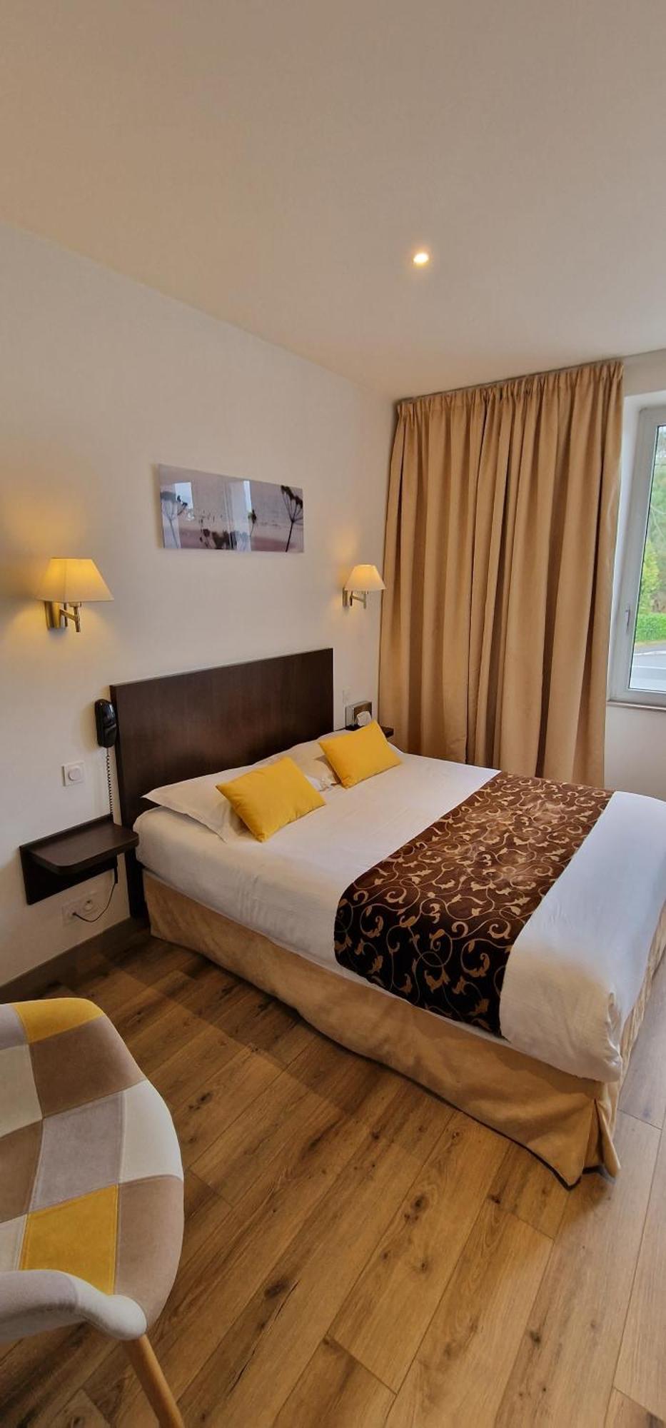 Hotel Le Bellevue Guer Екстериор снимка