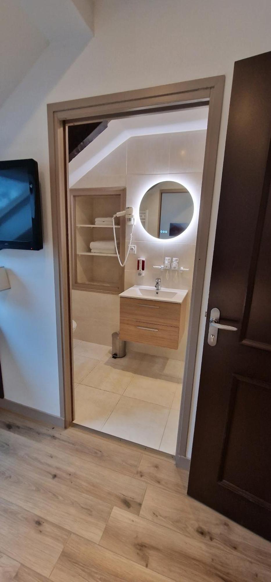 Hotel Le Bellevue Guer Екстериор снимка