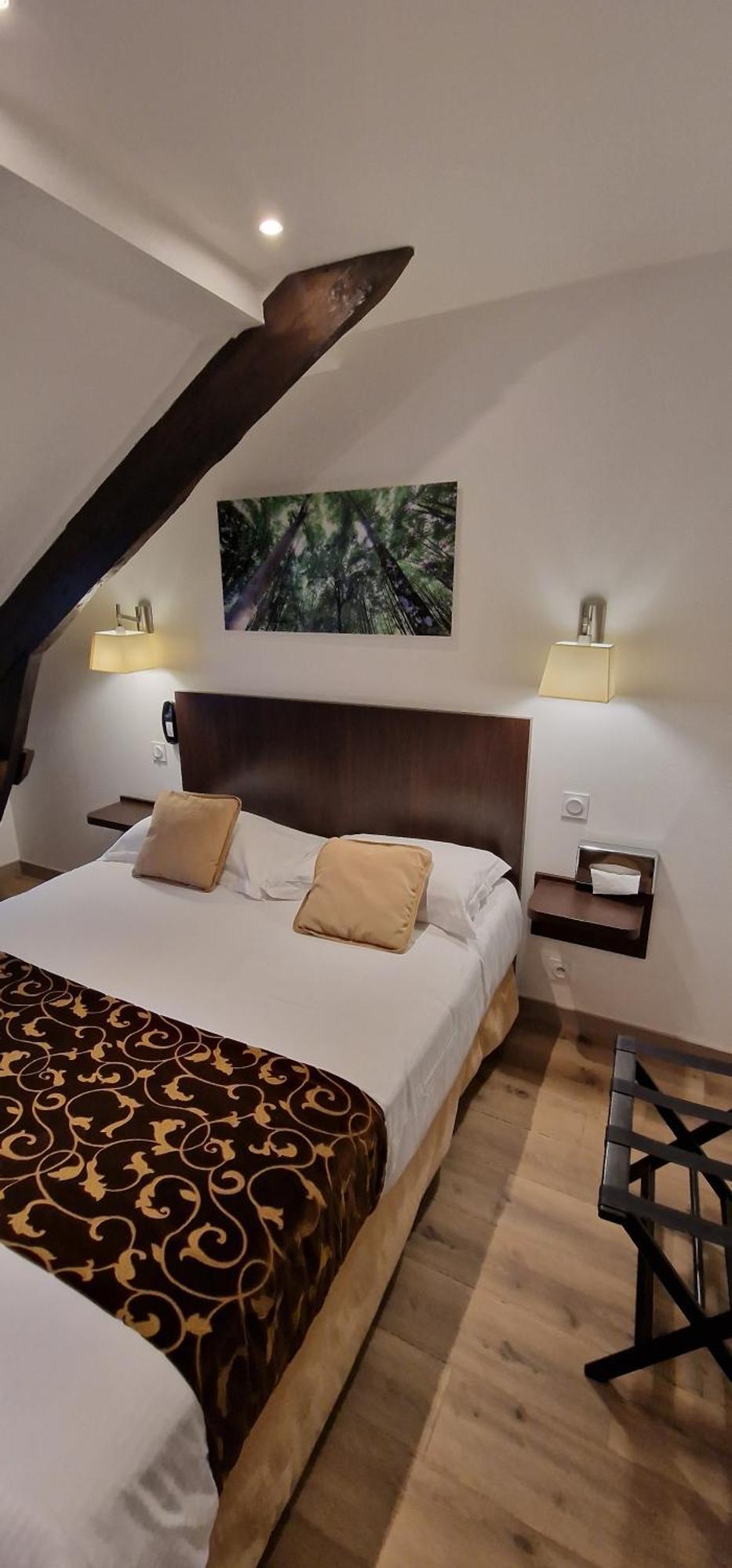 Hotel Le Bellevue Guer Екстериор снимка