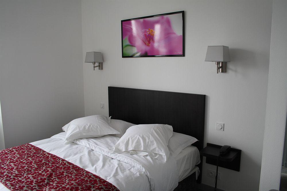 Hotel Le Bellevue Guer Екстериор снимка
